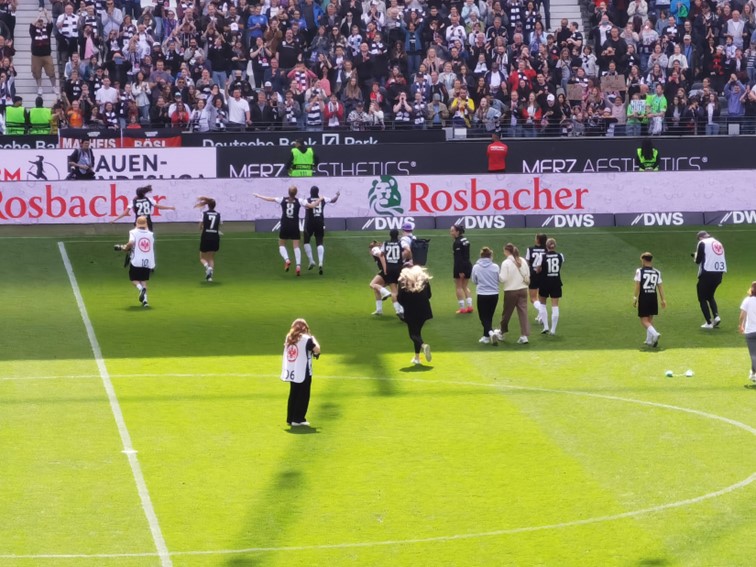 001 Eintracht Frankfurt  Frauen