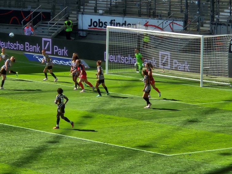 001 Eintracht Frankfurt WCL Sieger