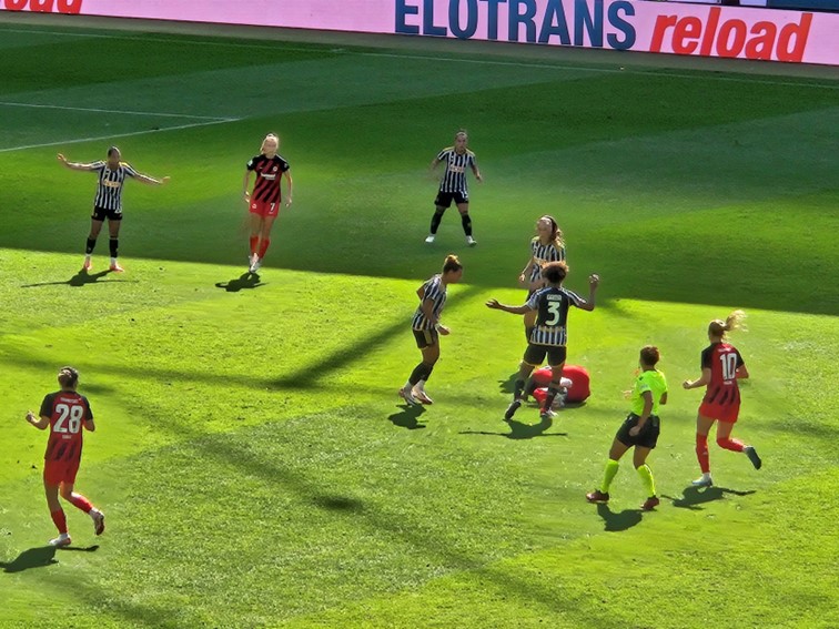 001 Eintracht Frankfurt WCL Sieger