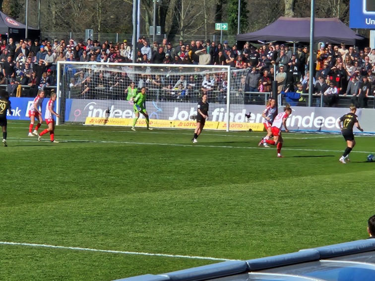 02 SGE Frauen FBL