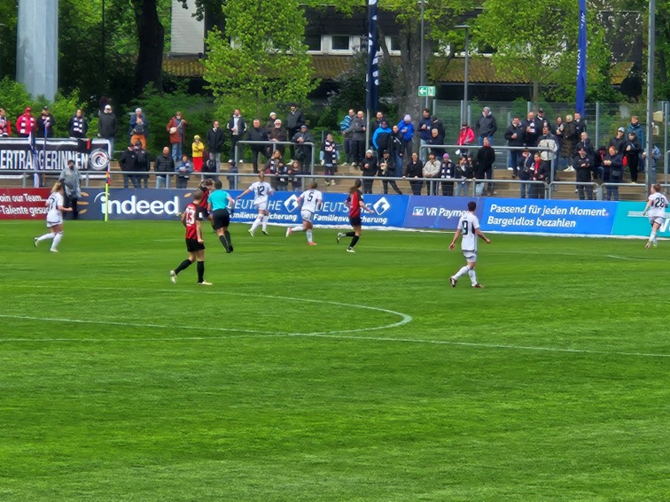 002 SGE Frauen FBL