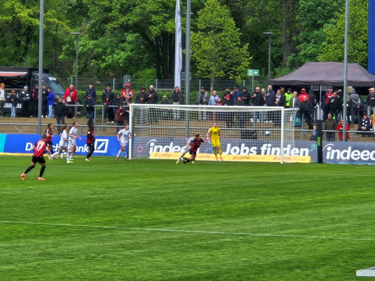 002 SGE Frauen FBL