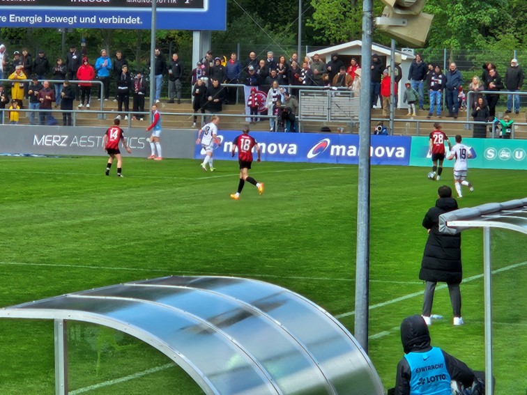 002 SGE Frauen FBL