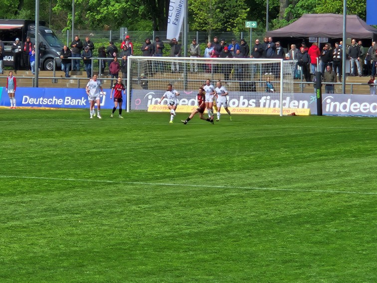 002 SGE Frauen FBL