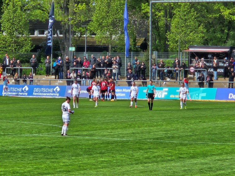 002 SGE Frauen FBL