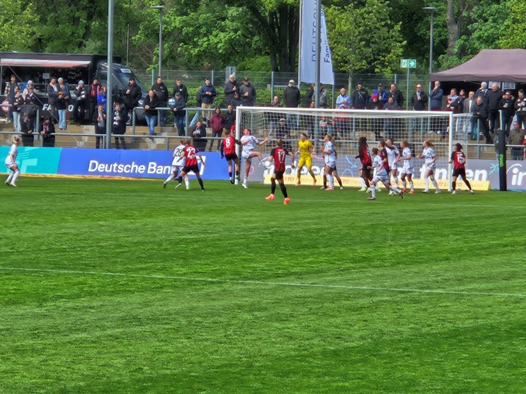 002 SGE Frauen FBL