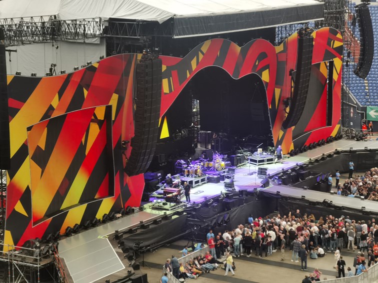 001 Rolling Stones