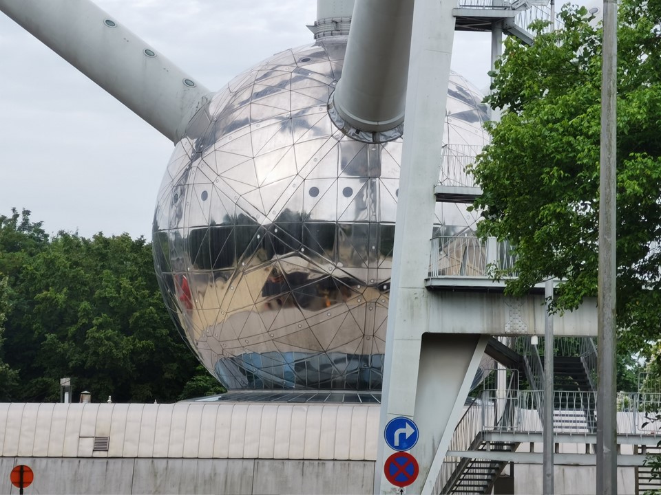 01 Atomium