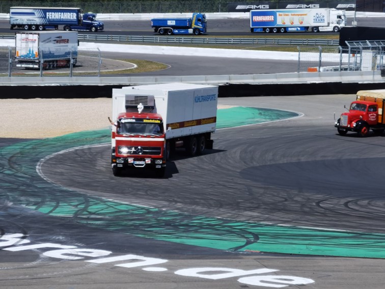 0847 Nurburgring Korso