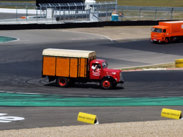 0847 Nurburgring Korso