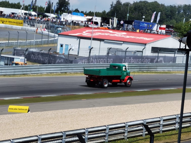 0847 Nurburgring Korso