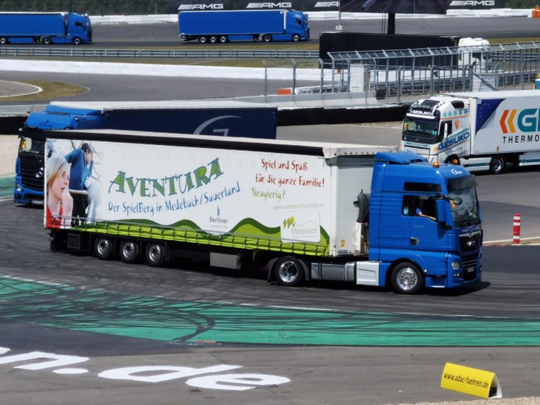 0847 Nurburgring Korso