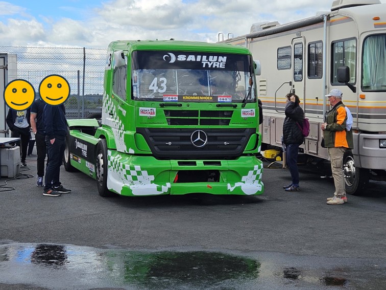 016 Messestande  Fahrerlager 13 07 2024