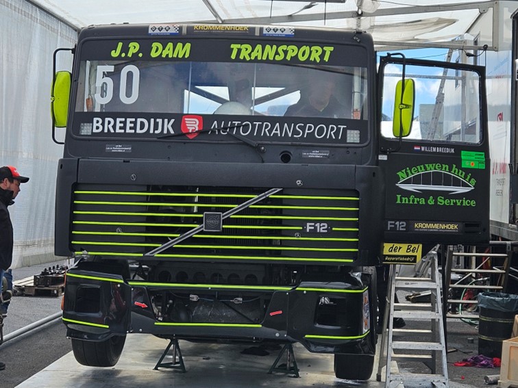 016 Messestande  Fahrerlager 13 07 2024