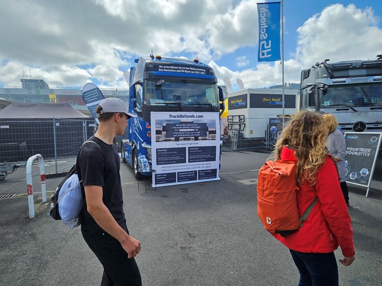 016 Messestande  Fahrerlager 13 07 2024