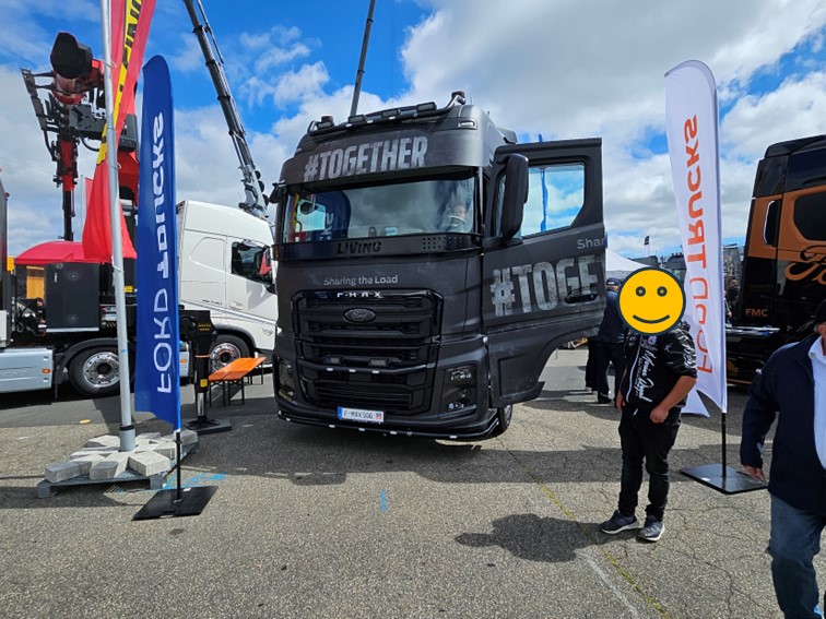 016 Messestande  Fahrerlager 13 07 2024