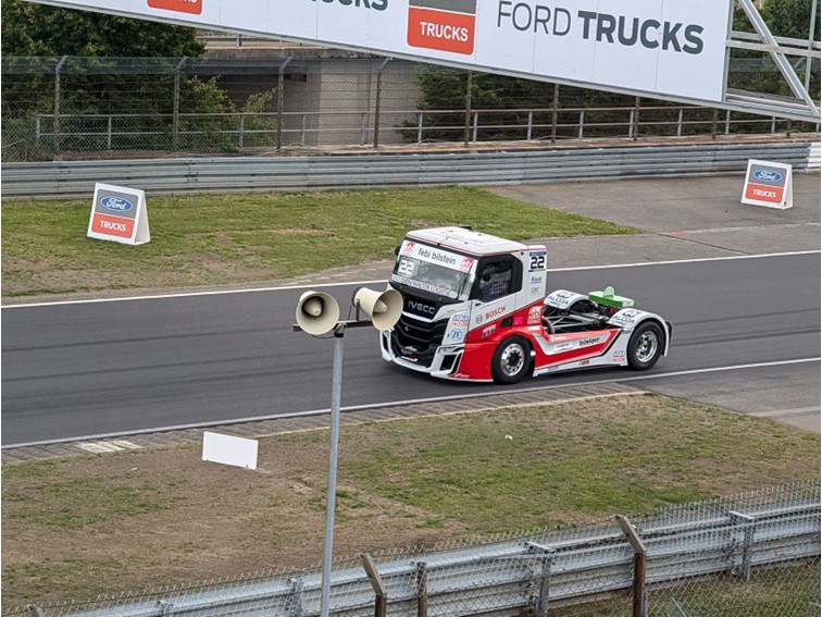 001 Truck Grand Prix   Warm up