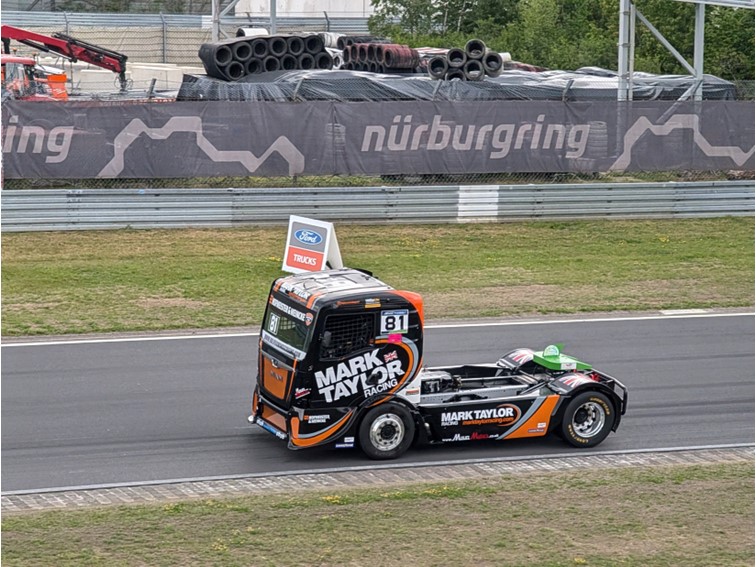 001 Truck Grand Prix   Warm up