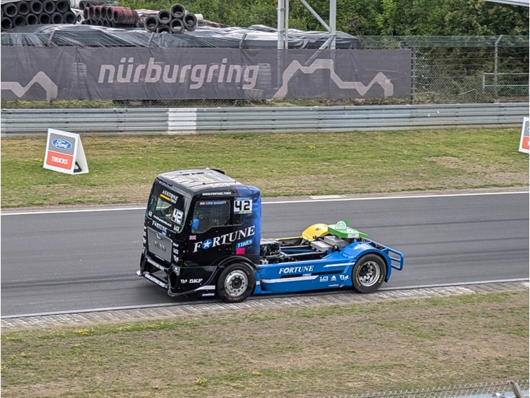 001 Truck Grand Prix   Warm up