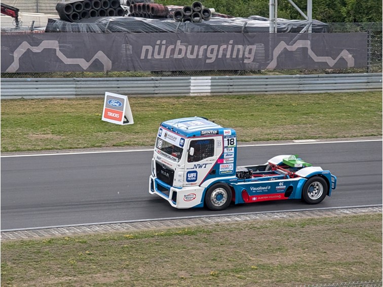 001 Truck Grand Prix   Warm up