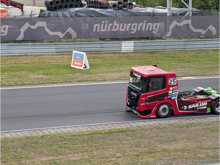 001 Truck Grand Prix   Warm up