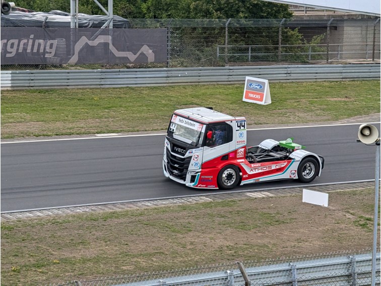 001 Truck Grand Prix   Warm up