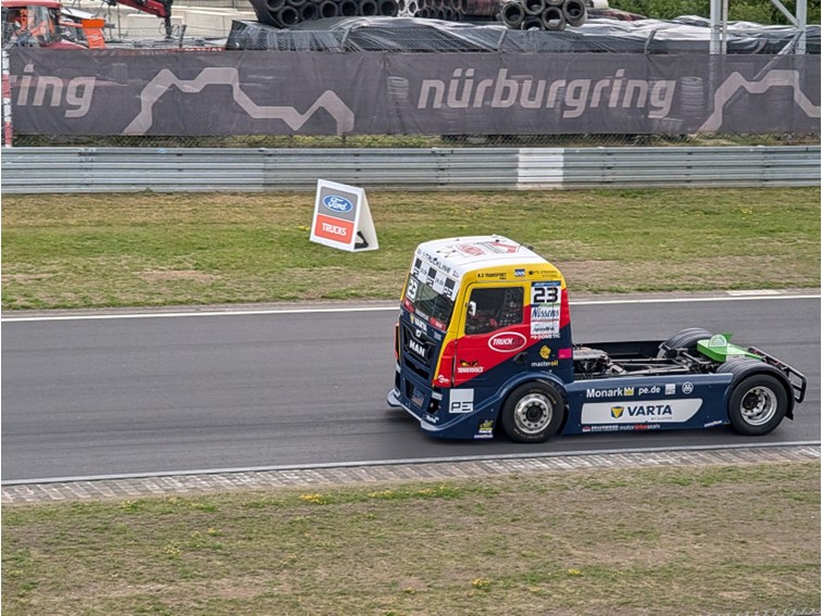 001 Truck Grand Prix   Warm up