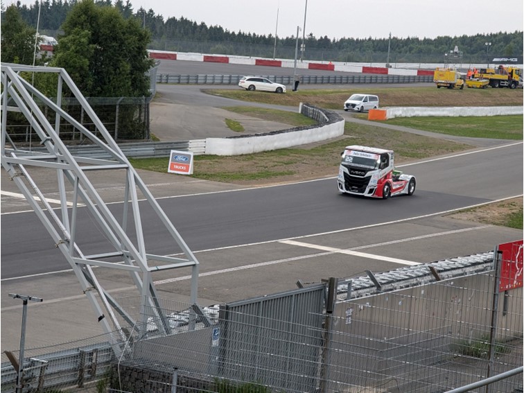 001 Truck Grand Prix   Warm up