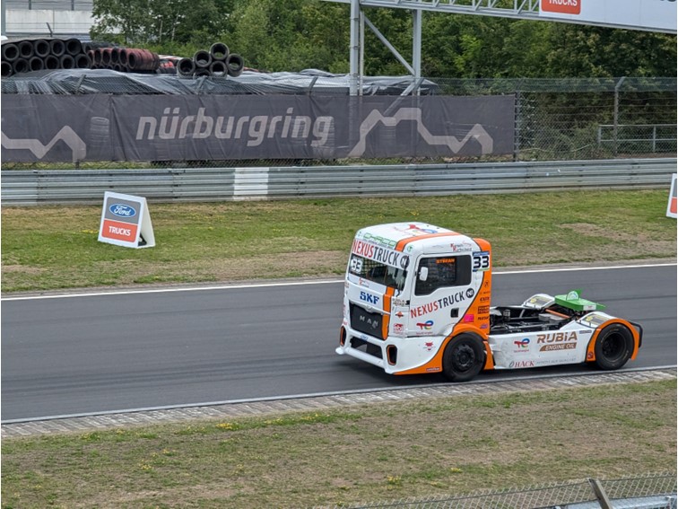 001 Truck Grand Prix   Warm up
