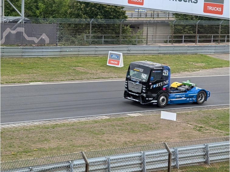 001 Truck Grand Prix   Warm up