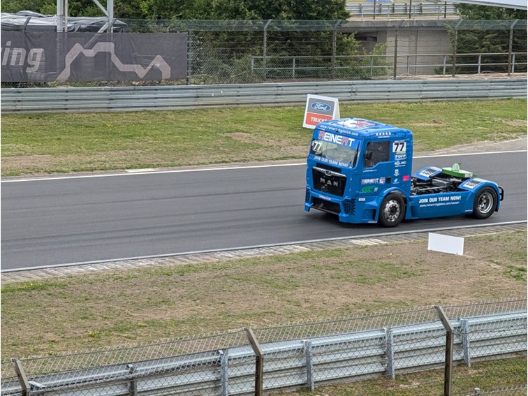 001 Truck Grand Prix   Warm up