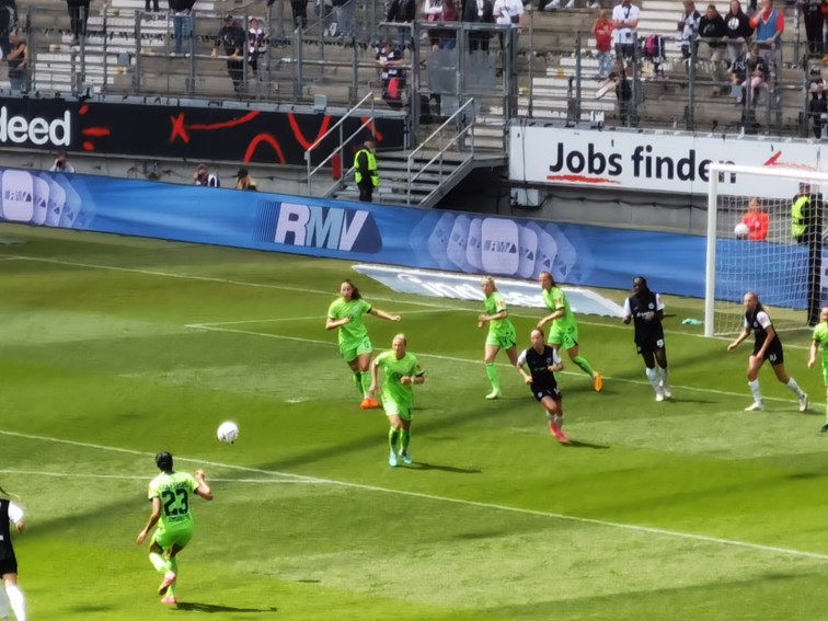 001 Eintracht Frankfurt  Frauen