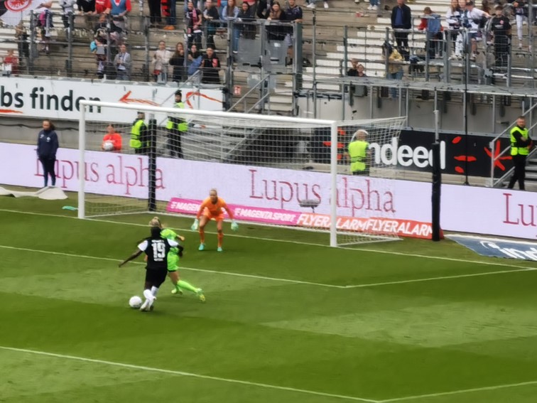 001 Eintracht Frankfurt  Frauen