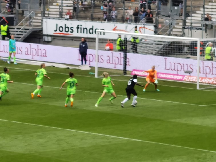 001 Eintracht Frankfurt  Frauen