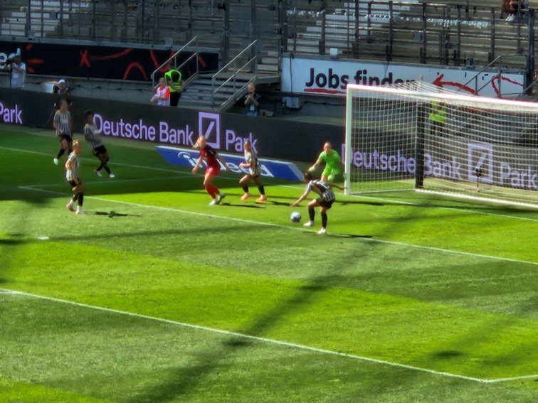 001 Eintracht Frankfurt WCL Sieger