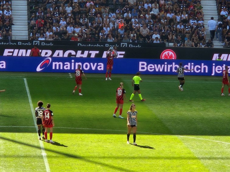 001 Eintracht Frankfurt WCL Sieger