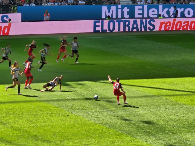 001 Eintracht Frankfurt WCL Sieger