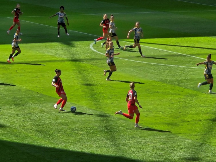 001 Eintracht Frankfurt WCL Sieger