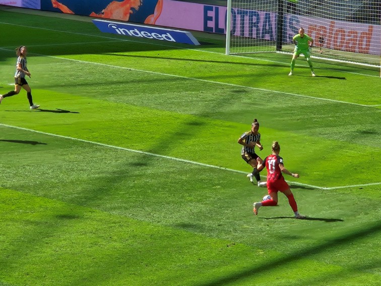 001 Eintracht Frankfurt WCL Sieger