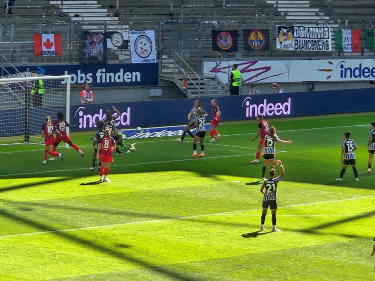 001 Eintracht Frankfurt WCL Sieger