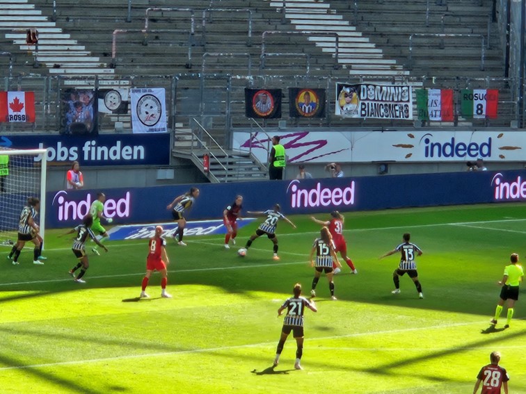 001 Eintracht Frankfurt WCL Sieger