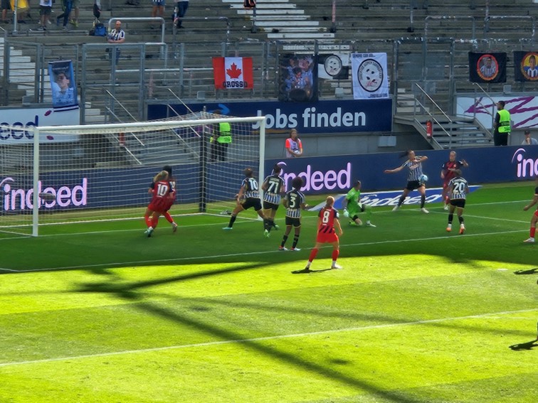 001 Eintracht Frankfurt WCL Sieger