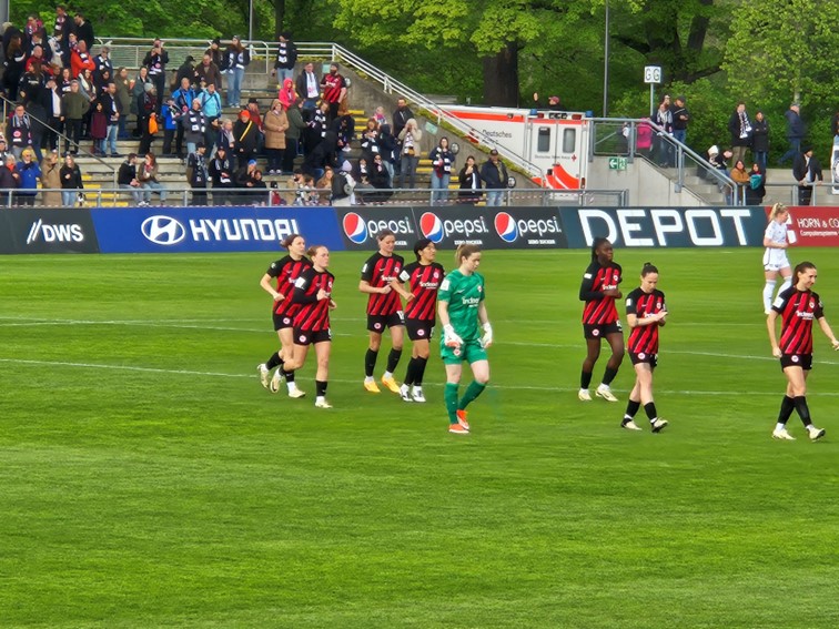 002 SGE Frauen FBL