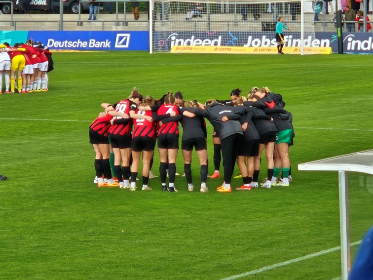002 SGE Frauen FBL