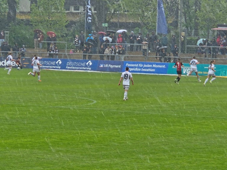 002 SGE Frauen FBL