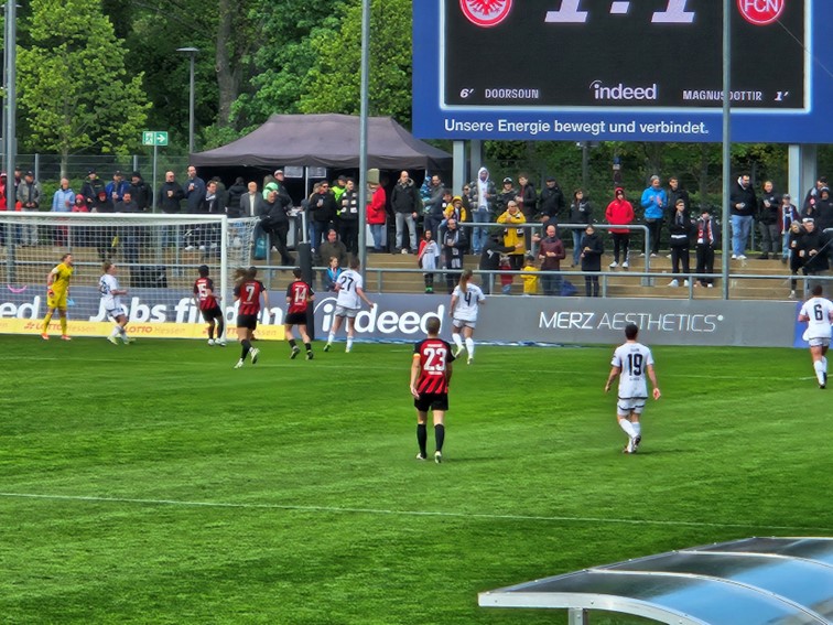 002 SGE Frauen FBL