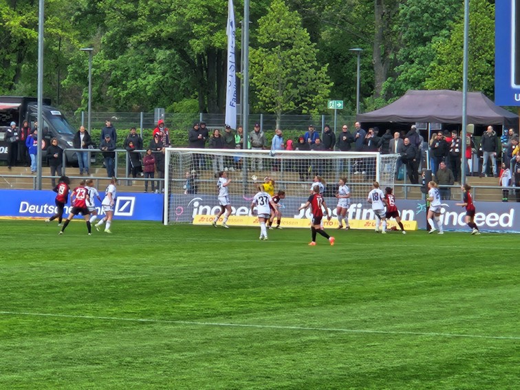 002 SGE Frauen FBL