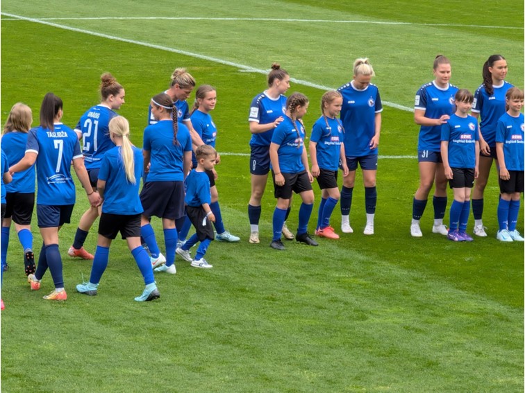 001 1.FFC Turbine Potsdam Deutscher Meister Frauen