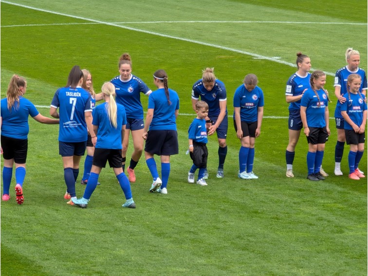 001 1.FFC Turbine Potsdam Deutscher Meister Frauen