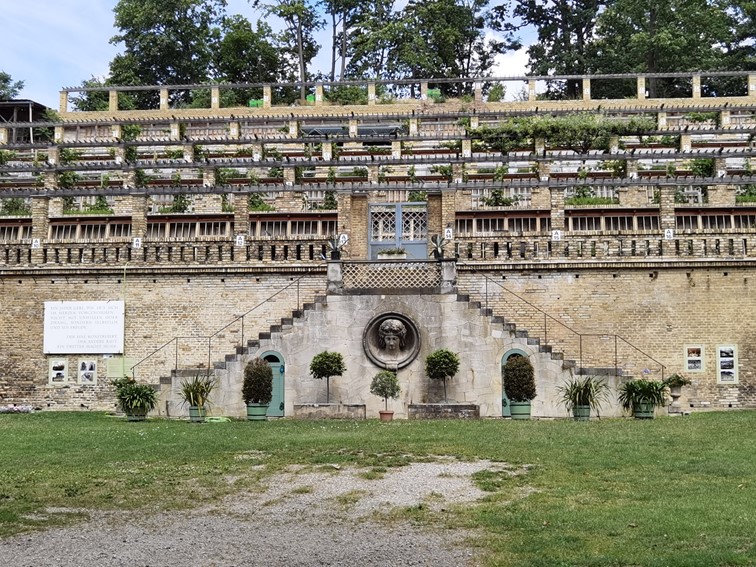 001 Ruinenberg